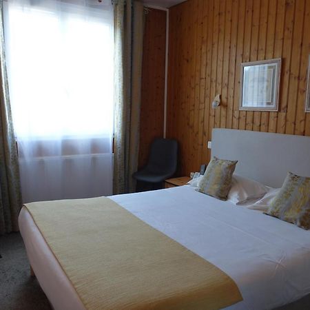 Logis Hotel Emeraude Confolens Zewnętrze zdjęcie