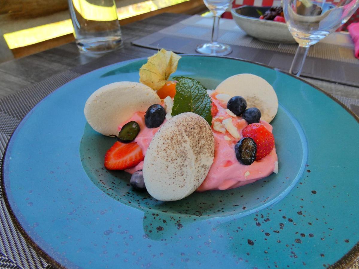 Logis Hotel Emeraude Confolens Zewnętrze zdjęcie
