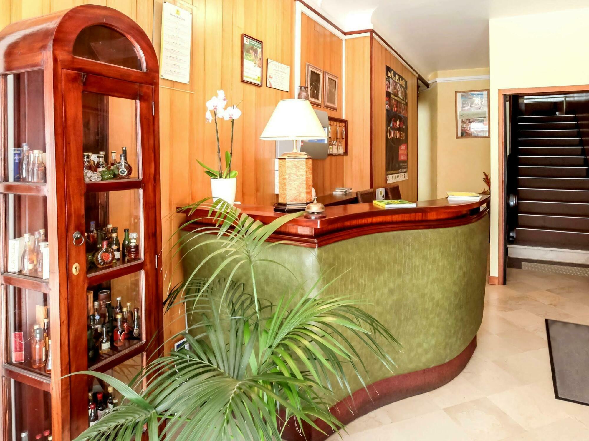 Logis Hotel Emeraude Confolens Zewnętrze zdjęcie