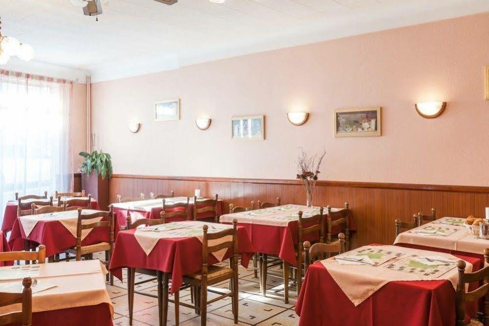 Logis Hotel Emeraude Confolens Zewnętrze zdjęcie